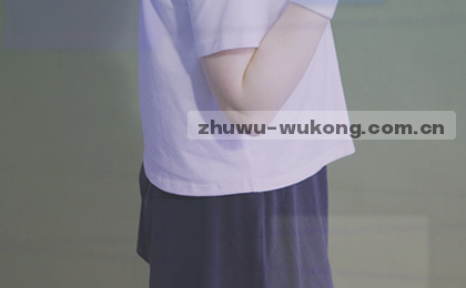 展示顾客结账时自然的微笑